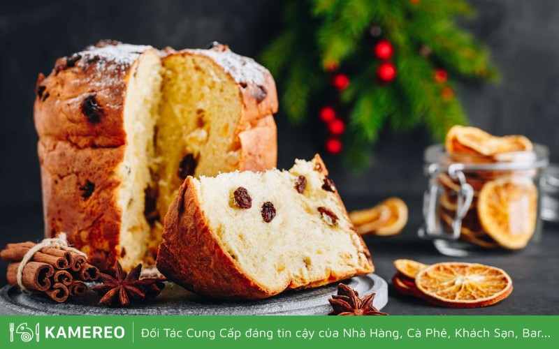 Bánh Panettone thường có mặt trong bữa tiệc gia đình tại Ý vào đêm Giáng Sinh