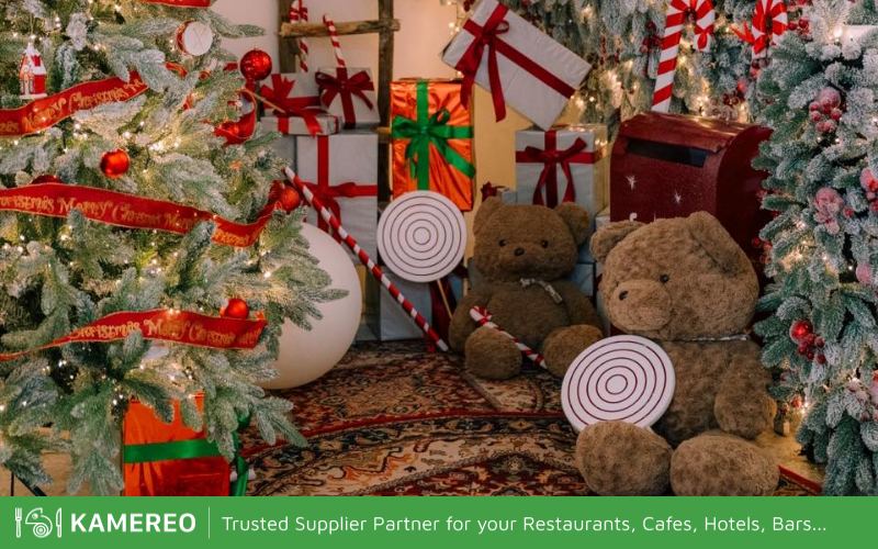 Vòm Coffee is one of the beautifully decorated Christmas cafes in 2023