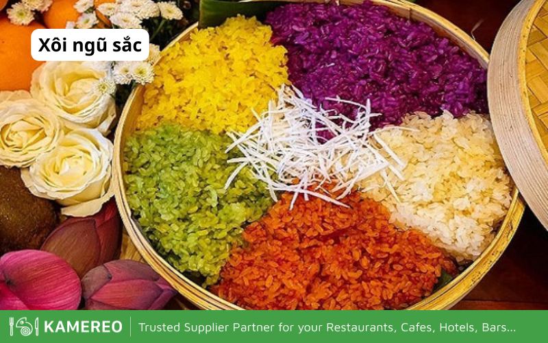 A plate of five-color sticky rice looks delicious and attractive both visually and taste-wise