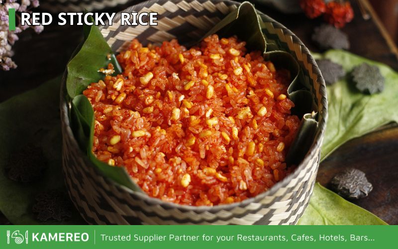 Gac sticky rice has a characteristic red color to pray for good luck at the beginning of the year