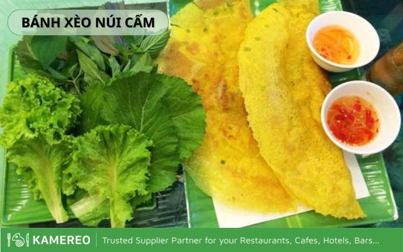 Banh Xeo Nui Cam is a harmonious combination of layers of filling and crispy golden crust