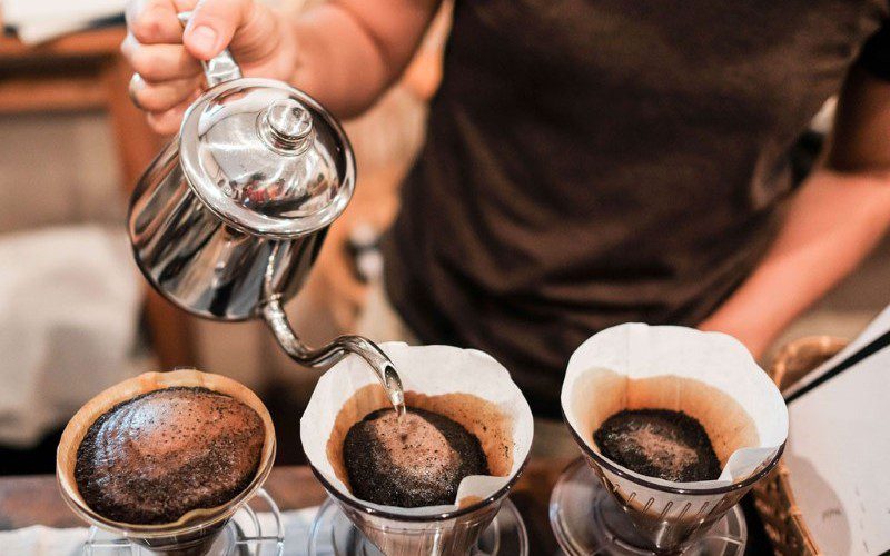 Manual coffee brewing rises in the third wave