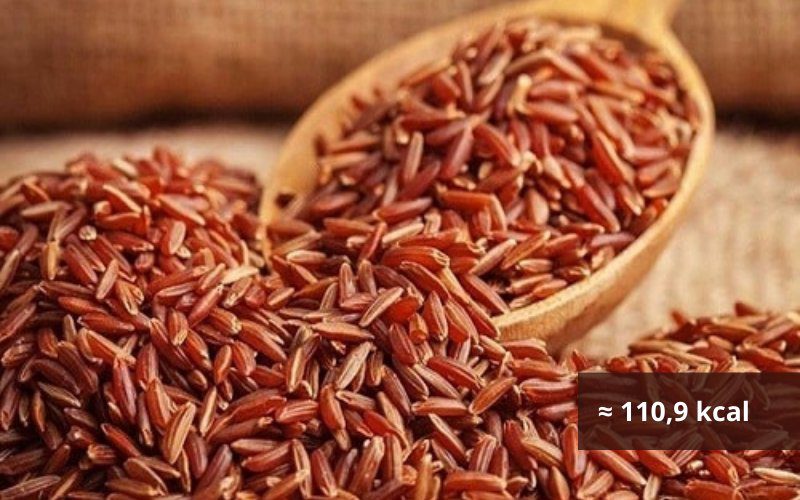 100g gạo lứt chứa khoảng 130 kcal