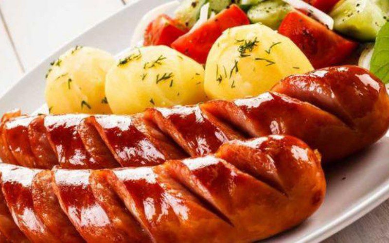 Combine sausages with other foods to diversify nutrition