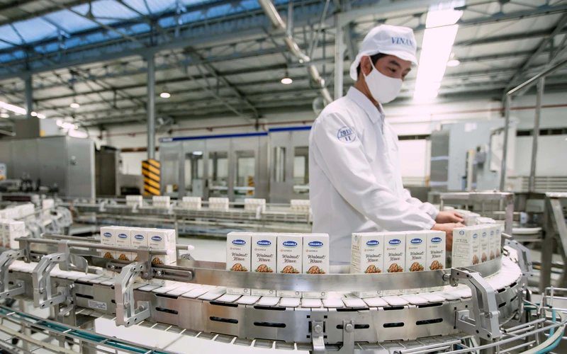 Vinamilk owns a fully automated closed-loop production line