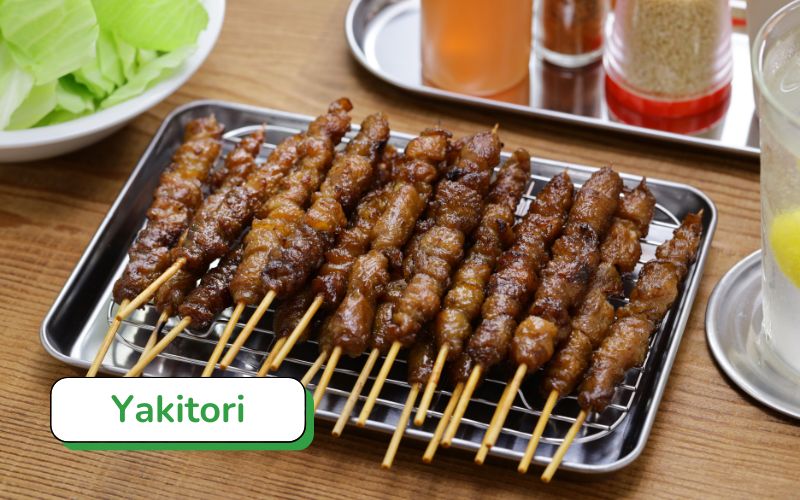 Yakitori: Thịt gà xiên nướng than hoa, phết sốt tare đậm đà