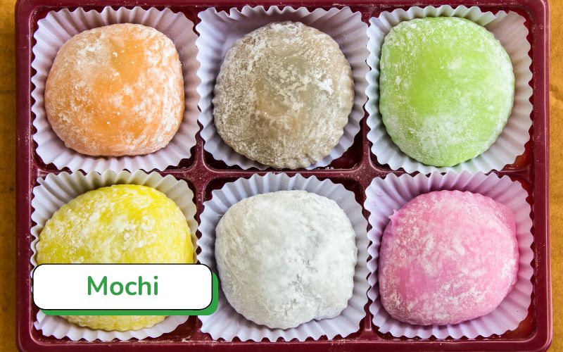 Mochi Nhật Bản với lớp vỏ dẻo dai và nhân bánh đa dạng, biểu tượng của sự may mắn