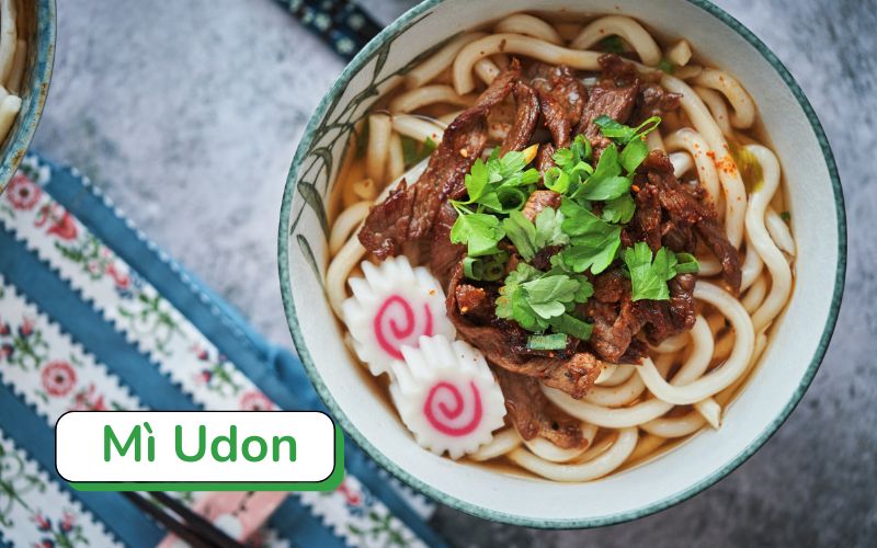 Mì Udon có sợi dày dai, thưởng thức nóng hoặc lạnh tùy mùa