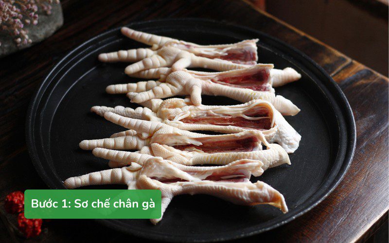 Sơ chế chân gà cẩn thận để có món ăn thơm ngon và đảm bảo vệ sinh