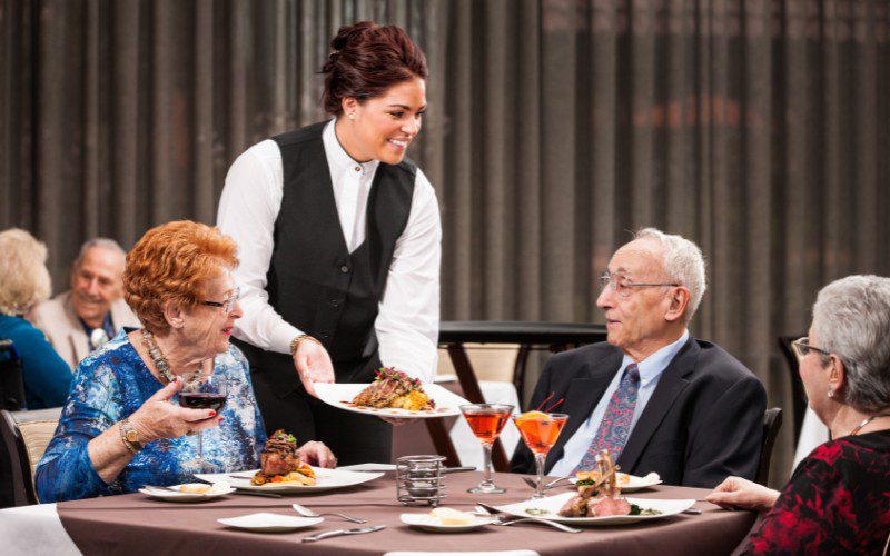 Thực khách thưởng thức Fine Dining thường có nhiều điểm chung