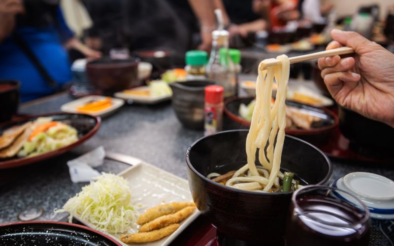Mì udon nóng hổi, húp "xụp xụp" ấm lòng, chuẩn vị Nhật Bản