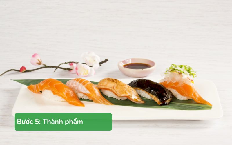 Bày trí đẹp mắt, thưởng thức cùng nước tương và gừng ngâm chua
