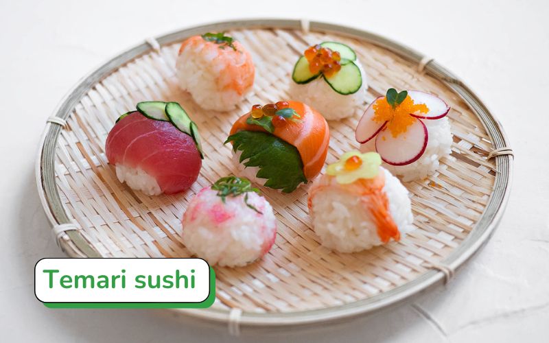 Temari sushi nổi bật với hình dáng tròn trịa, nhỏ nhắn