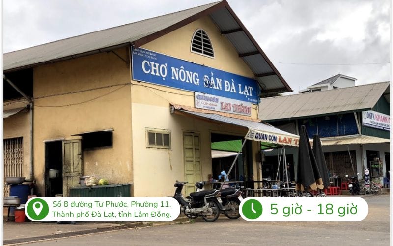 Chợ nông sản Đà Lạt gần hồ Than Thở là nơi trưng bày đa dạng rau quả địa phương