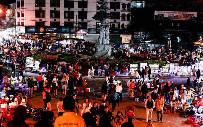 Da Lat Night Market (Hell Market): An attractive destination from late afternoon to late night