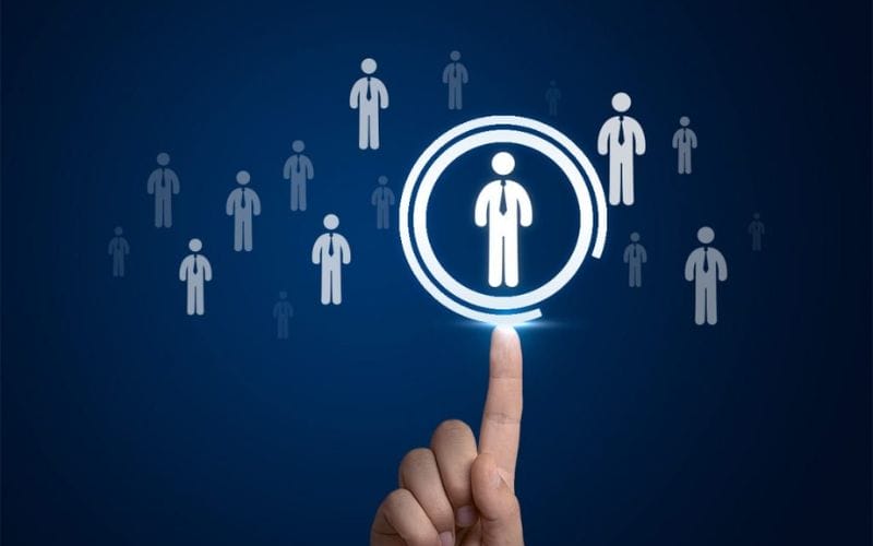 Clear target customer positioning is the foundation for an effective vegetable and fruit business strategy