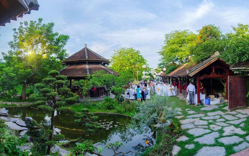Thiết kế của nhà hàng kết hợp hài hòa giữa kiến trúc truyền thống và hiện đại