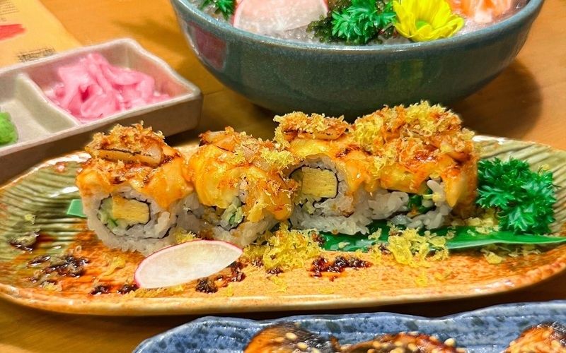 Thực đơn tại quán phong phú với các món sushi chuẩn vị Nhật