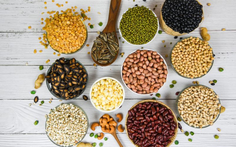 Nên ăn ít nhất 3 khẩu phần ngũ cốc nguyên hạt mỗi ngày để hỗ trợ tiêu hóa, ổn định đường huyết và kiểm soát cân nặng
