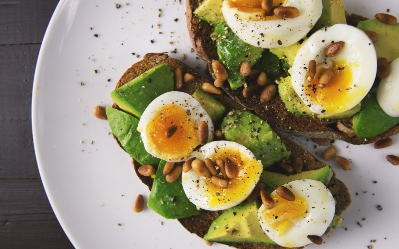 Quick, protein-rich, and nutritious breakfast with eggs