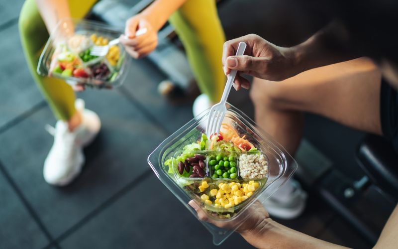 Bữa ăn trước gym cần carbohydrate phức tạp, protein và chất béo lành mạnh