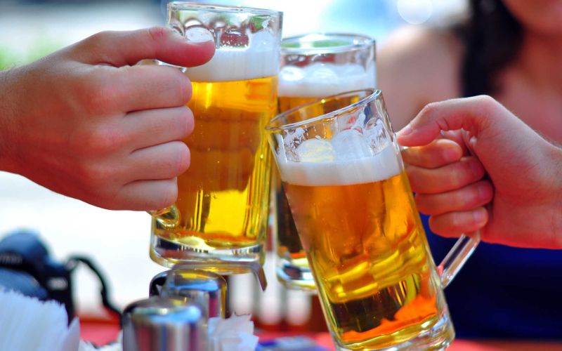 Bia và rượu làm gián đoạn hấp thụ dinh dưỡng, gây mất nước, ảnh hưởng phục hồi và hiệu suất tập luyện
