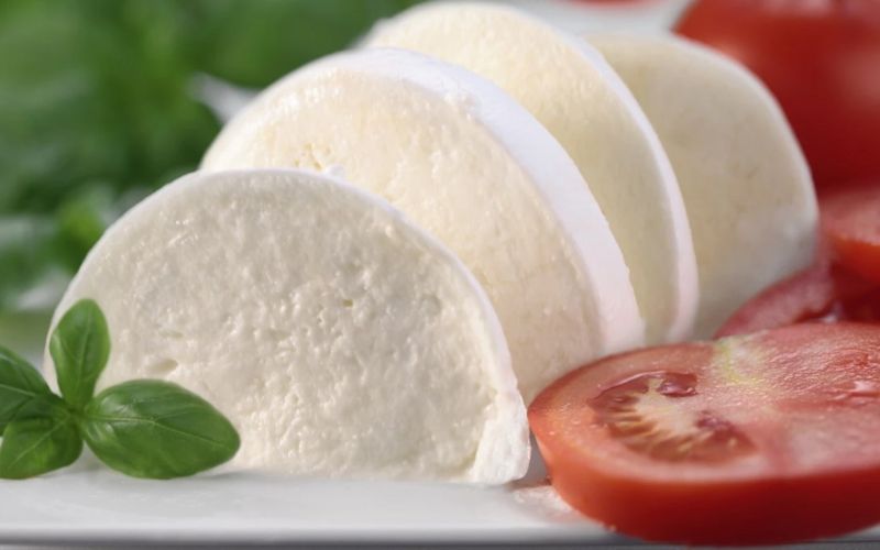 Phô mai tươi cung cấp protein dễ tiêu hóa, khoáng chất và chất béo lành mạnh