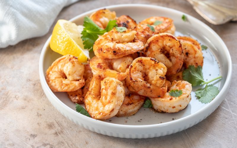 Tôm biển giàu protein chất lượng cao, ít béo, hỗ trợ phát triển cơ bắp hiệu quả
