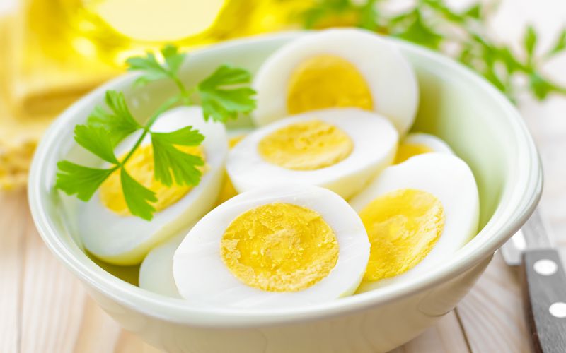 Trứng: Nguồn protein, chất béo lành mạnh, vitamin B và choline