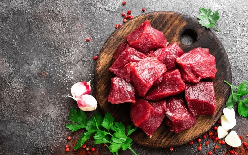 Chọn thịt tươi, ướp đúng cách và xào nhanh giúp thịt mềm mọng