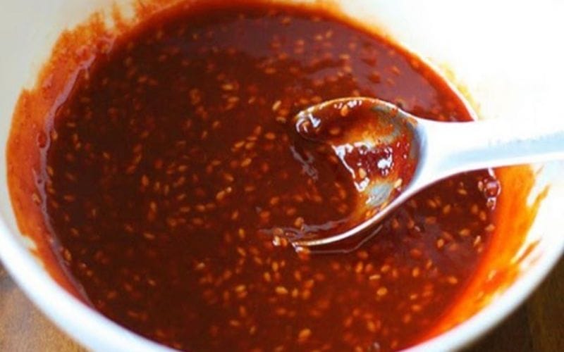 Nước chấm kiểu Hàn đậm đà, thơm mùi mè rang và tương ớt