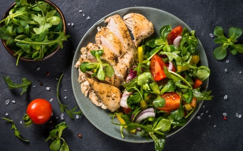 Combine chicken breast with a variety of foods to ensure nutritional balance