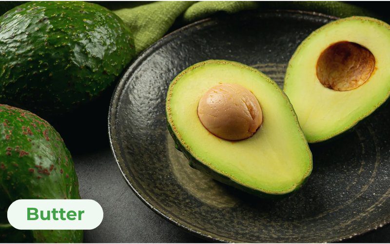 Butter avocados (bơ sáp) are the most traditional and popular type in Vietnam