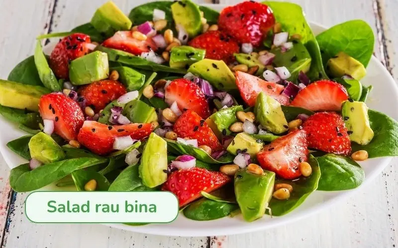 Salad cải bó xôi thanh nhẹ, bổ dưỡng với trái cây và hạt