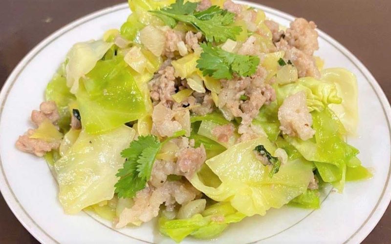 Stir-fried cabbage with meat offers rich flavor and complete nutrition