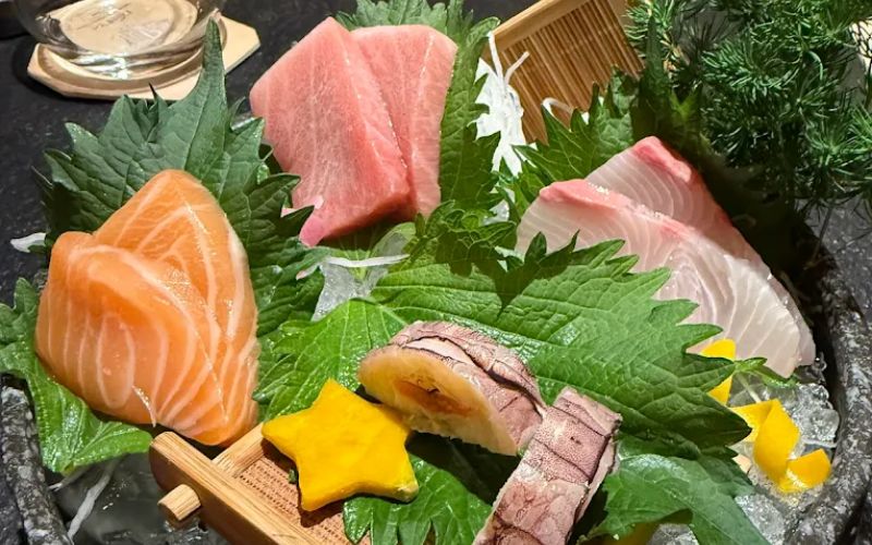 Mỗi món ăn tại nhà hàng đây đều mang lại trải nghiệm khó quên và đẳng cấp cho thực khách