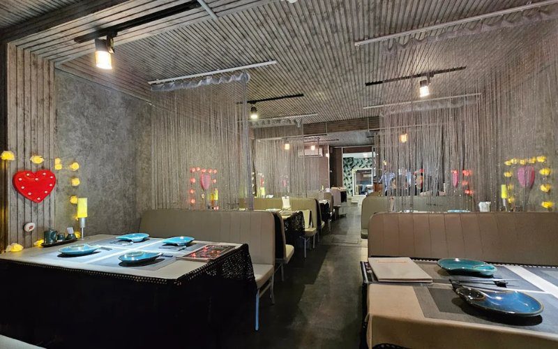Ichihana có thiết kế không gian thanh lịch và hiện đại