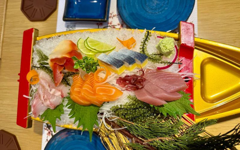 Các món ăn của Sakuraya Sushi được chế biến từ nguyên liệu tươi ngon thượng hạng