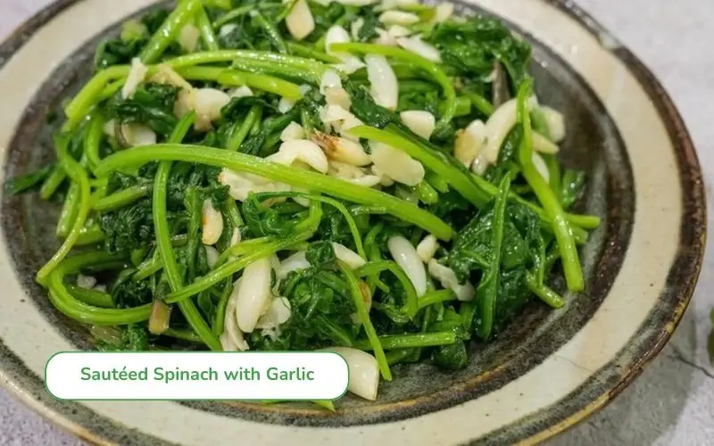 Stir-fried spinach with garlic is simple but rich and delicious