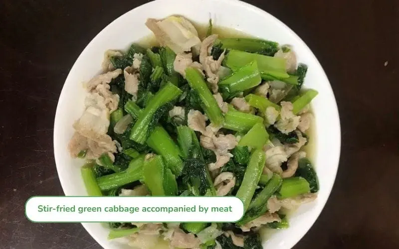 Stir-fried mustard greens with meat is simple, easy to cook, harmonizing the sweetness of greens and the richness of meat