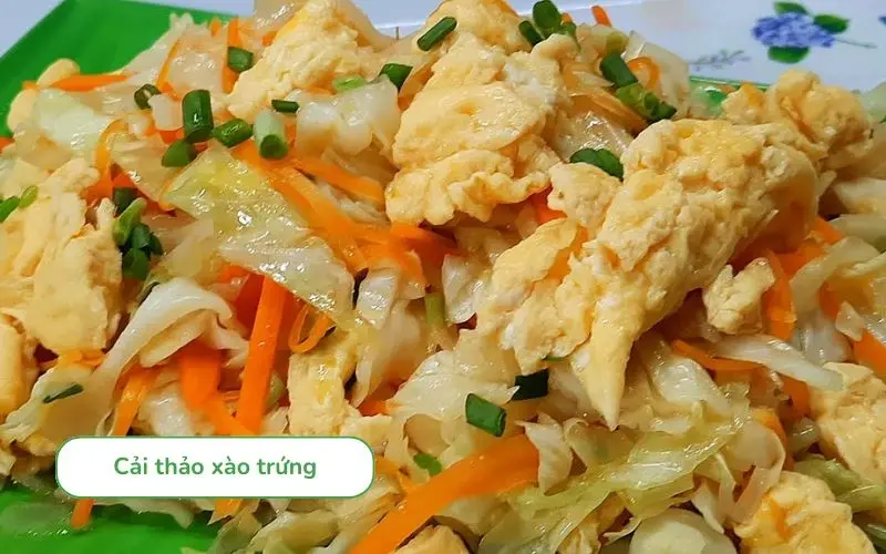 Cải thảo xào trứng thơm béo, phù hợp bữa cơm gia đình