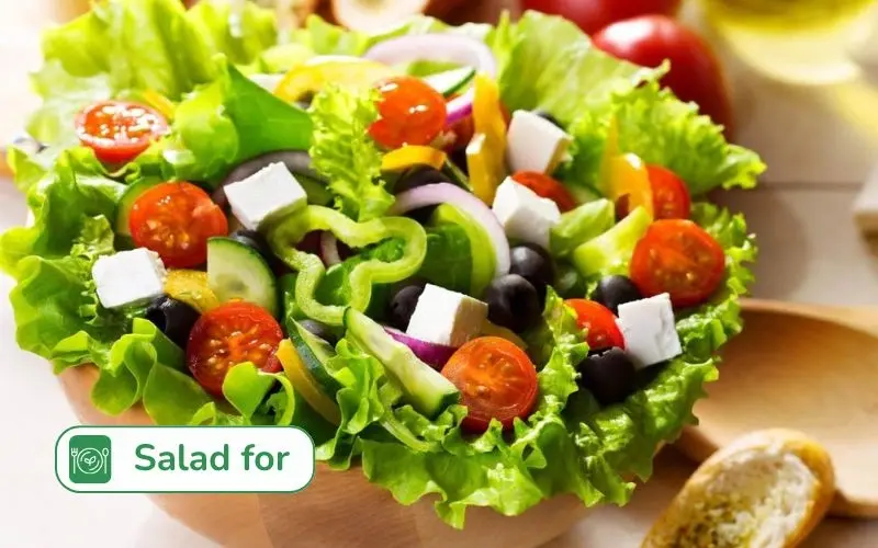 A green salad is a great choice for a fiber- and vitamin-rich snack