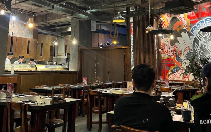 Thiết kế đậm chất truyền thống Nhật Bản của Yen Sushi & Sake Pub