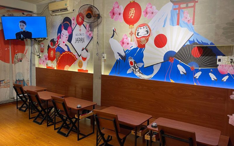 Thiết kế đơn giản của Sushi Ah Nhọn mang lại cảm giác thoải mái và gần gũi cho thực khách