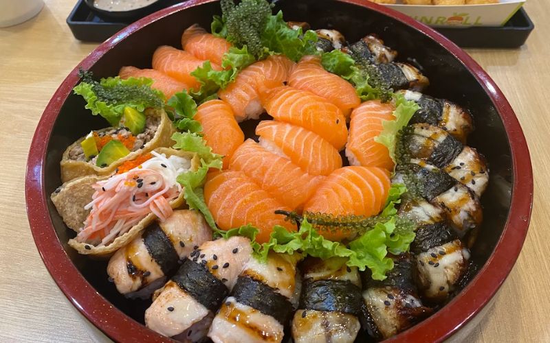 Cách chế biến giữ trọn hương vị tự nhiên của món ăn tại Sushi VinRoll