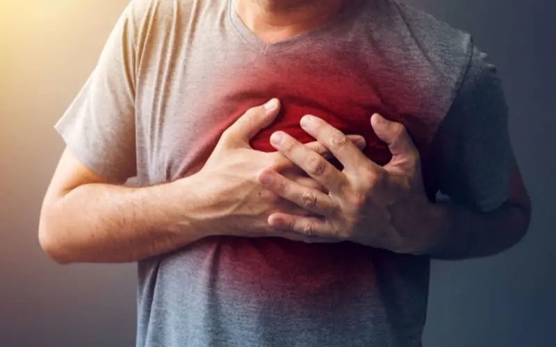 Bad fats in snacks increase cholesterol and harm the heart