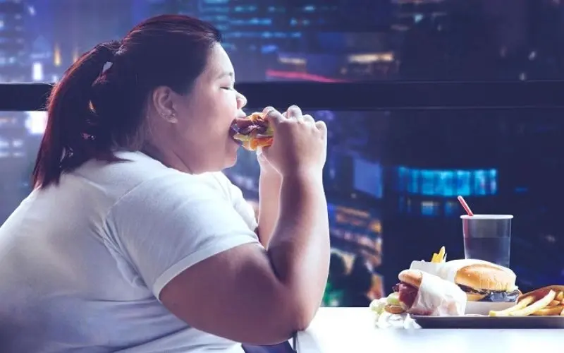 Using snacks to cope with emotions is an unhealthy habit