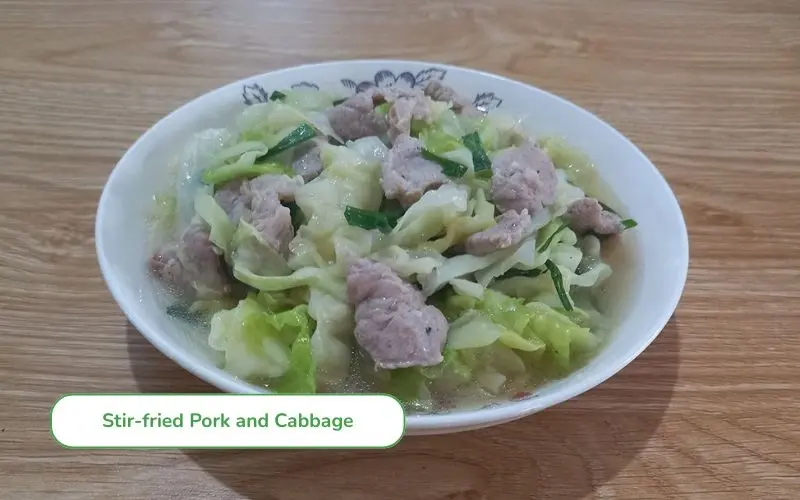 Stir-fried pork with Napa cabbage is tender, sweet, and crispy