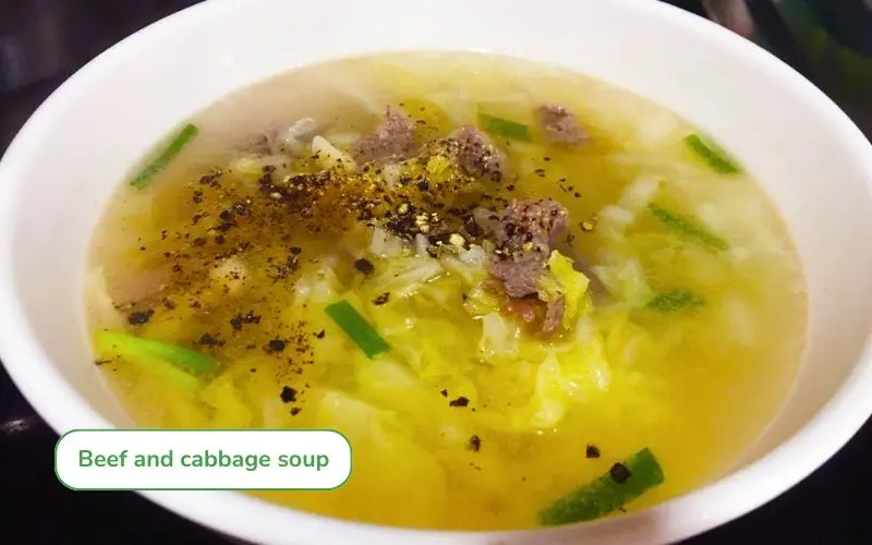 Beef Napa cabbage soup combines the sweetness of vegetables with tender meat, nutritious and easy to digest