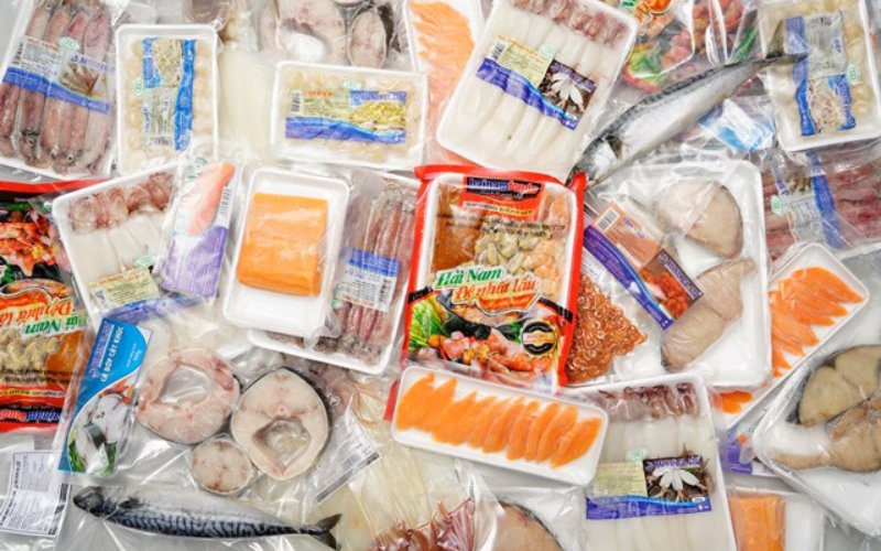 Hải sản đông lạnh với quy trình đóng gói sạch sẽ tại Hải sản Hoàng Gia